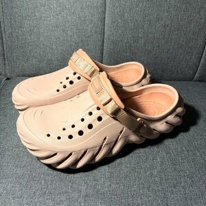 CROCS Men Size 11 Echo Clay Pink